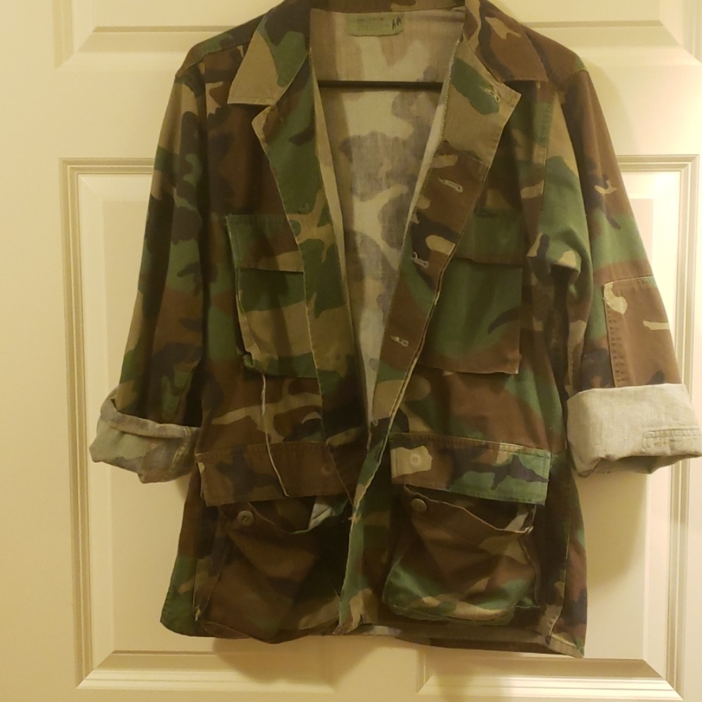Vintage Camo button up/light jacket